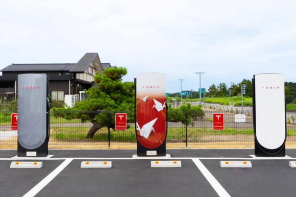 Tesla’nın Kuzey Amerikadaki Tüm V4 Süperşarj İstasyonları 325 KW’a Kadar Destekliyor!